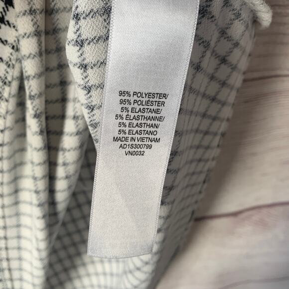 Adrianna Papell Black and White Check Blouse Puff Sleeves V Neckline Size Large - Picture 10 of 11